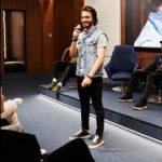 Mengatasi Grogi Saat Public Speaking: Berbicara dengan Percaya Diri di Depan Publik