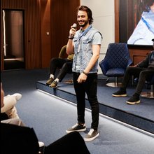 Mengatasi Grogi Saat Public Speaking: Berbicara dengan Percaya Diri di Depan Publik